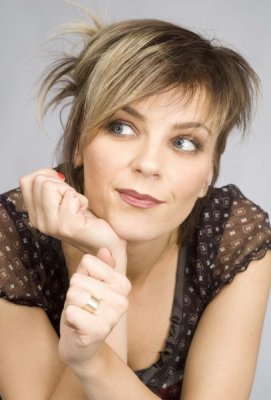 Gianina Corondan şi Cassa Loco, prezentatorii Festivalului Mamaia 2011
